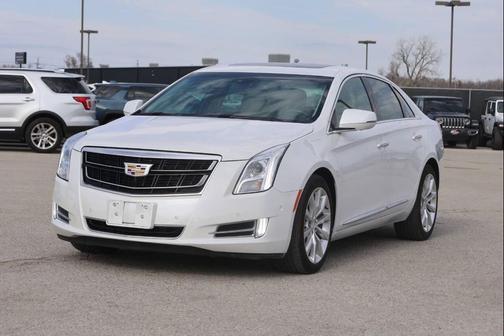 Crystal White Tricoat 2016 Cadillac XTS Luxury