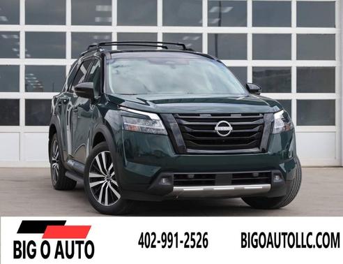 Green 2023 Nissan Pathfinder Platinum 4WD