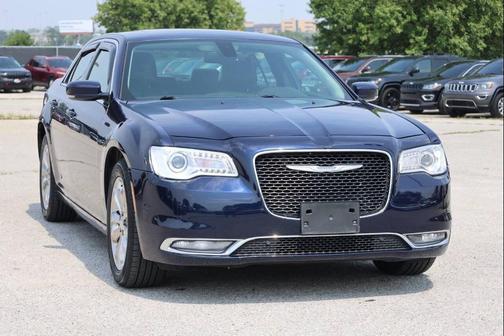 2016 Chrysler 300 Limited