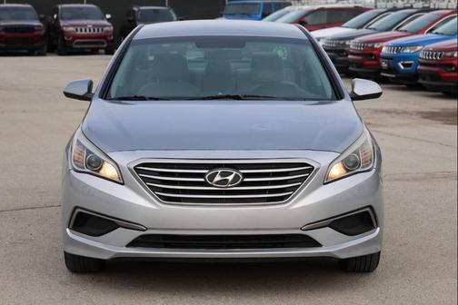 2017 Hyundai SONATA SE
