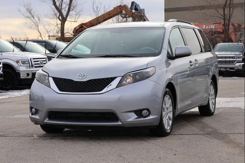2011 Toyota Sienna LE
