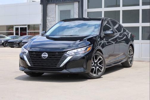 Black 2024 Nissan Sentra SR