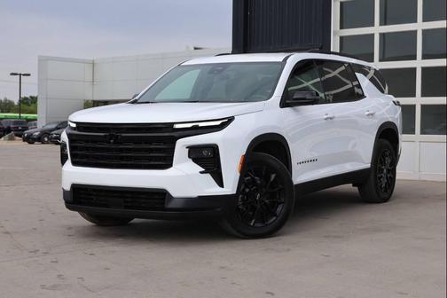 White 2025 Chevrolet Traverse LT