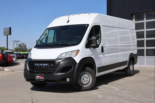White 2025 RAM ProMaster 2500 Tradesman