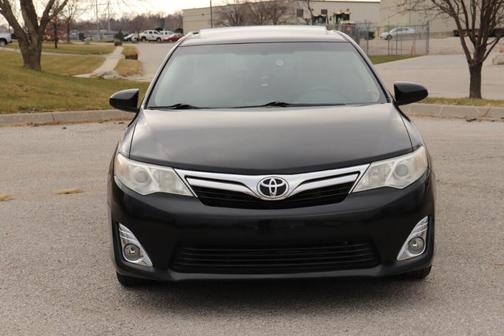 Photo 5 of 21 of 2013 Toyota Camry XLE
