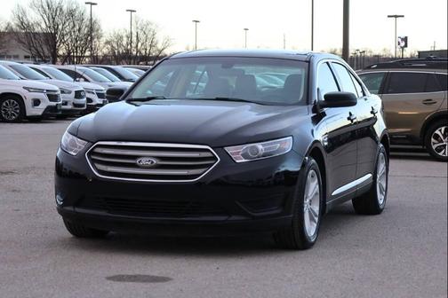 2017 Ford Taurus SE