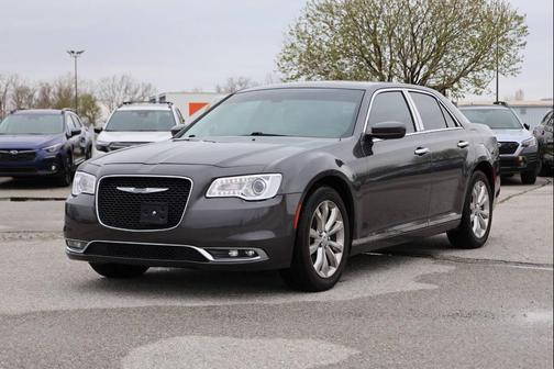 Granite Crystal Metallic Clearcoat 2017 Chrysler 300 Limited