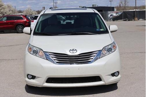 2017 Toyota Sienna XLE