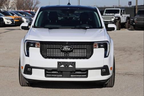 2025 Ford Maverick Lobo Standard