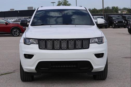 White 2018 Jeep Grand Cherokee Altitude