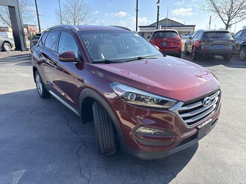 2017 Hyundai TUCSON SE