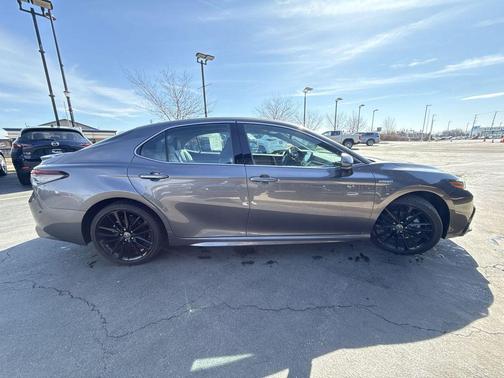 2021 Toyota Camry Hybrid XSE