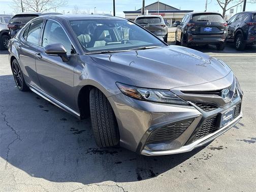 2021 Toyota Camry Hybrid XSE