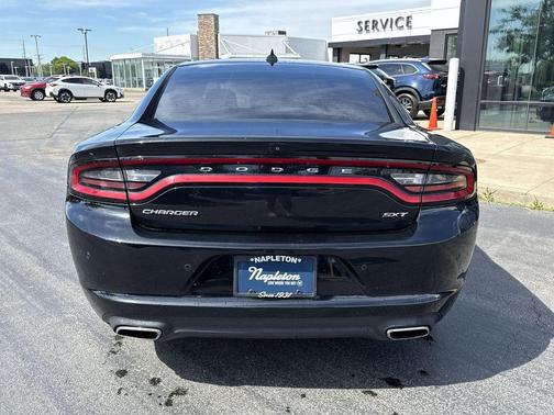 Pitch Black Clearcoat 2018 Dodge Charger SXT Plus