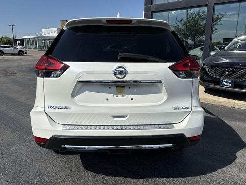 White 2018 Nissan Rogue SL