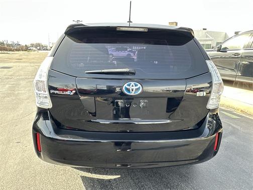 2012 Toyota Prius v Five