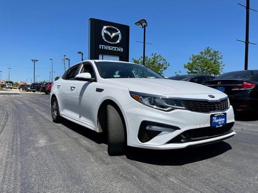 Photo 3 of 30 of 2020 Kia Optima LX