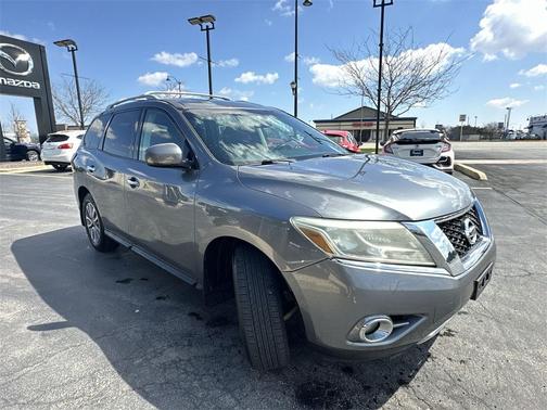 2016 Nissan Pathfinder SV