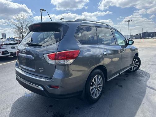 2016 Nissan Pathfinder SV