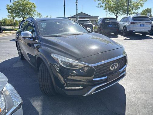 Black 2017 INFINITI QX30 Premium