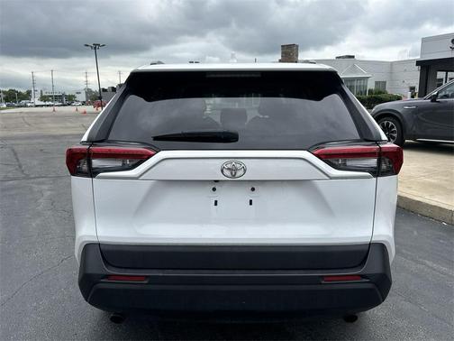 2019 Toyota RAV4 LE
