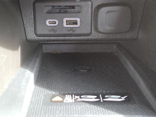 2023 Chevrolet Bolt EUV FWD LT