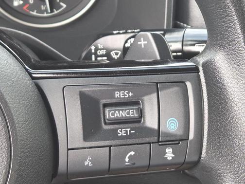 Pearl White 2023 Nissan Rogue SV