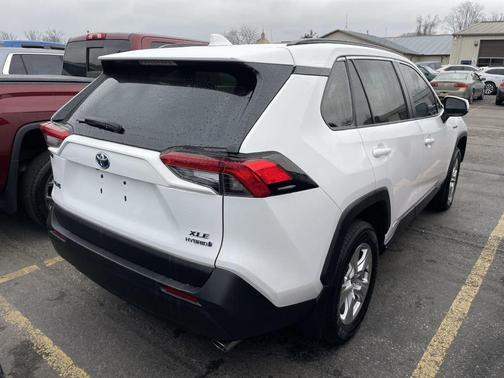 2021 Toyota RAV4 Hybrid XLE