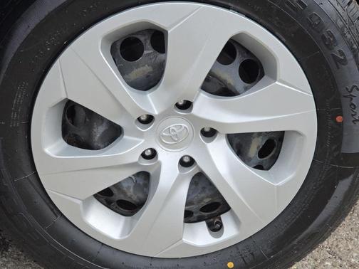 Silver Sky Metallic 2019 Toyota RAV4 LE