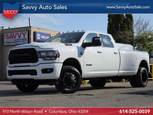 Bright White Clearcoat 2024 RAM 3500 Big Horn Crew Cab 4x4 8' Box