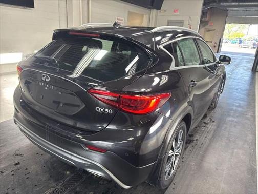 2018 INFINITI QX30 ESSENTIAL