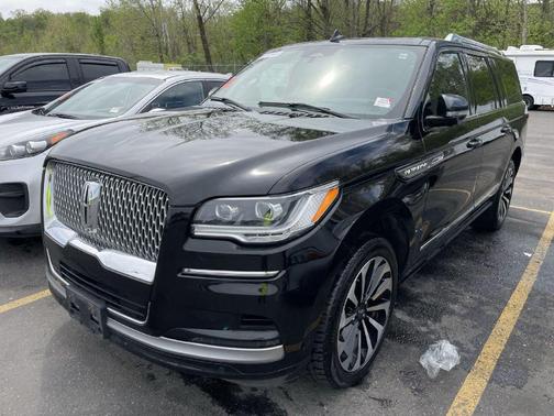 Infinite Black Metallic Clearcoat 2022 Lincoln Navigator Reserve