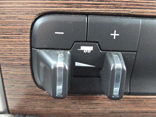 2018 RAM 2500 Laramie Mega Cab 4x4 6'4' Box