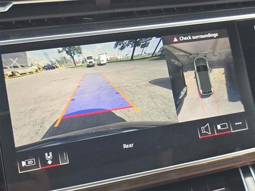 2022 Audi Q7 45 Premium Plus