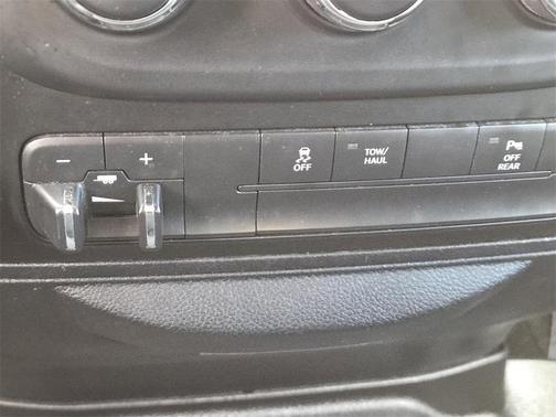 2018 RAM 3500 Tradesman Crew Cab 4x4 6'4' Box