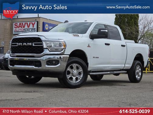 Bright White Clearcoat 2024 RAM 2500 Big Horn Crew Cab 4x4 6'4' Box