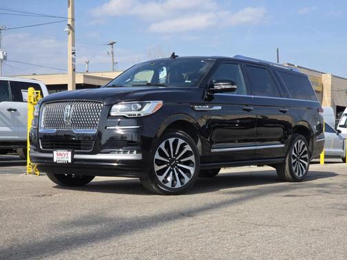 Infinite Black Metallic Clearcoat 2022 Lincoln Navigator Reserve