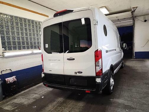 2022 Ford Transit-250 Base