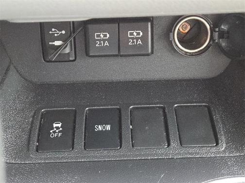 2019 Toyota Highlander LE I4