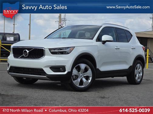 2022 Volvo XC40 T5 Momentum