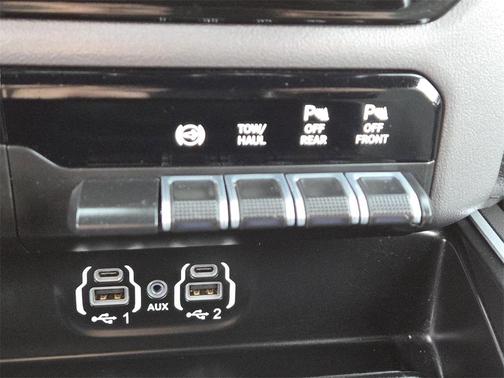 2022 RAM 2500 Big Horn Crew Cab 4x4 6'4' Box