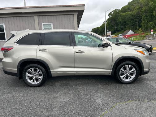 2016 Toyota Highlander LE Plus