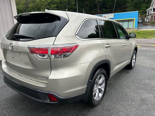 2016 Toyota Highlander LE Plus