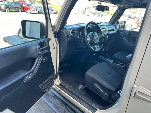 Sand/beige 2017 Jeep Wrangler Unlimited Sport