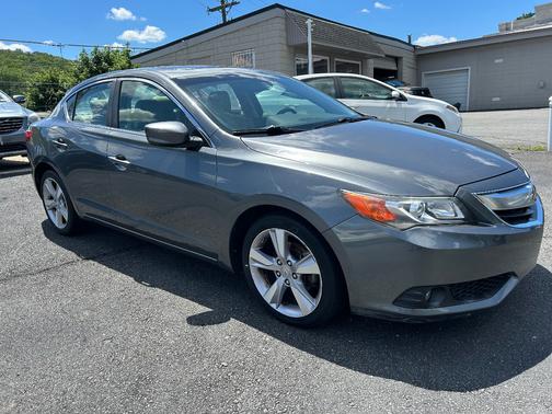 2013 Acura ILX 2.0L w/Premium Package