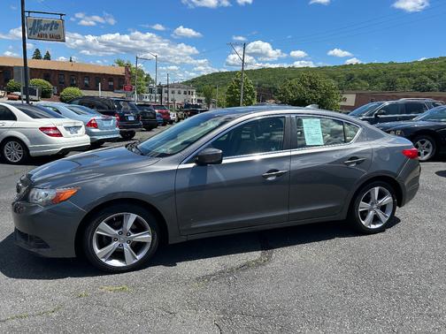 2013 Acura ILX 2.0L w/Premium Package