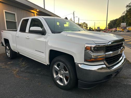 White 2018 Chevrolet Silverado 1500 1LT