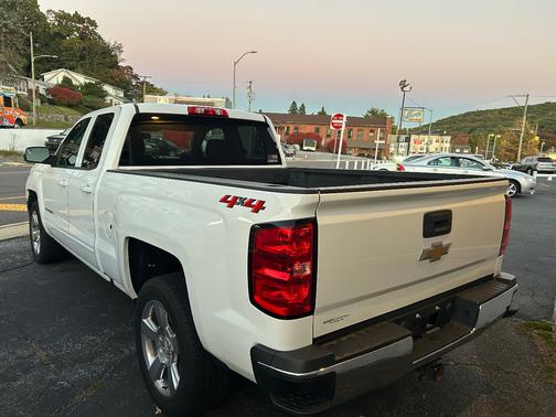 White 2018 Chevrolet Silverado 1500 1LT