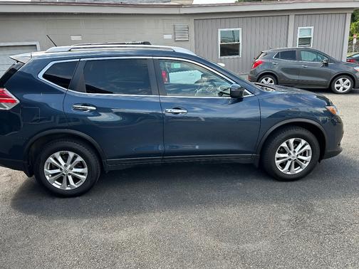 2016 Nissan Rogue SV
