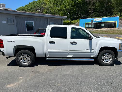 White 2013 Chevrolet Silverado 1500 LS